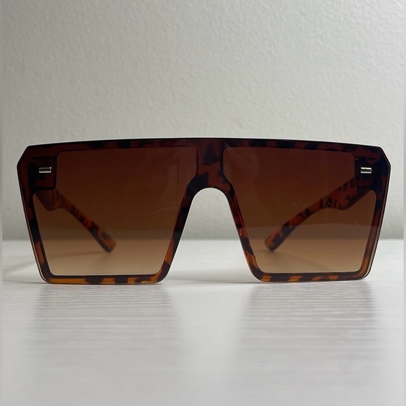 Accessories - Sunglasses
